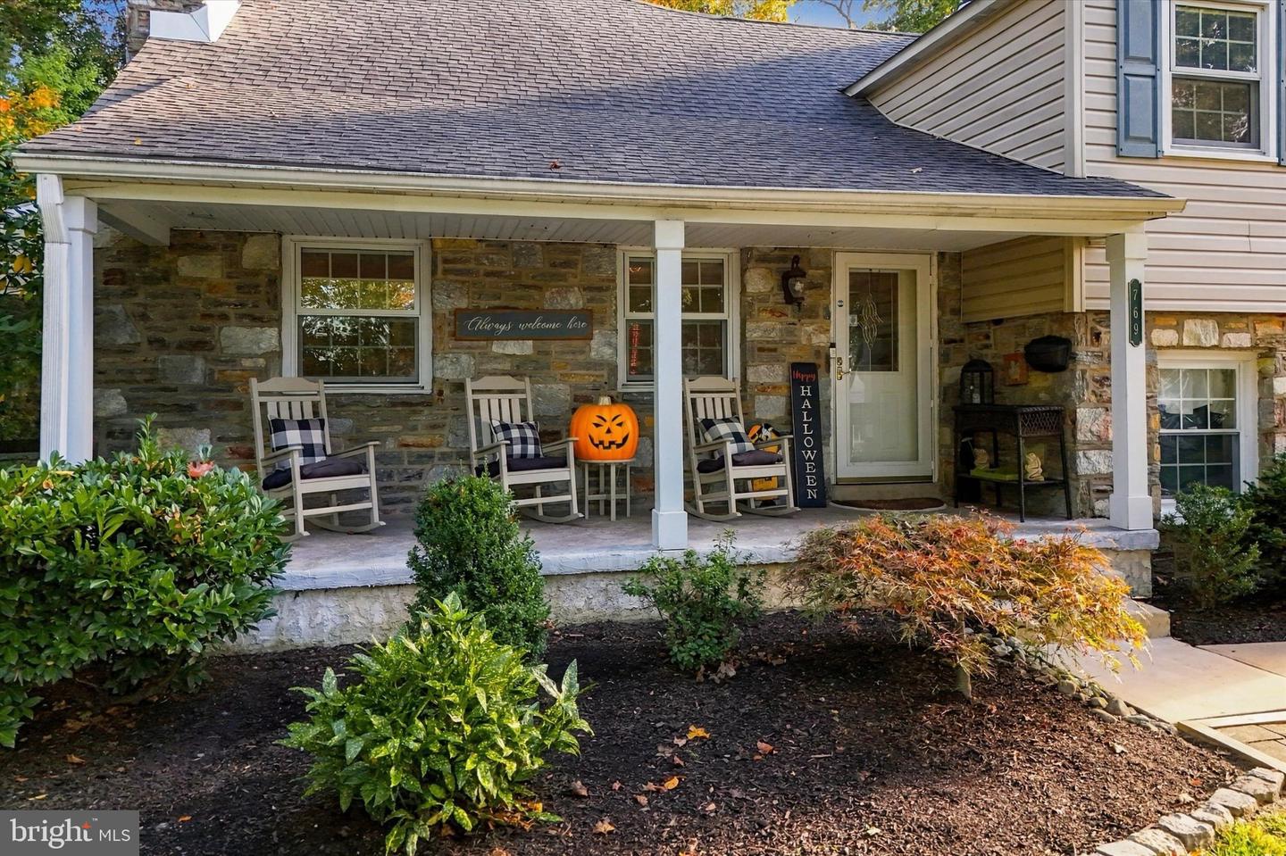 769 Roslyn Ave # Property Photo 4