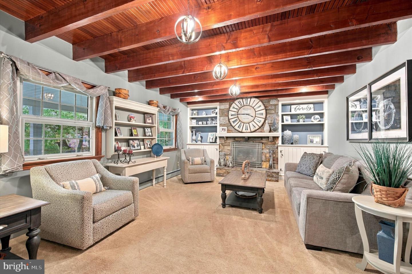 769 Roslyn Ave # Property Photo 5