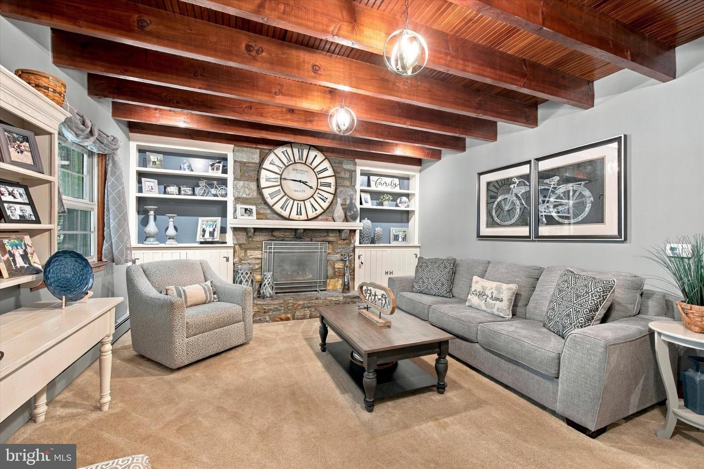 769 Roslyn Ave # Property Photo 6