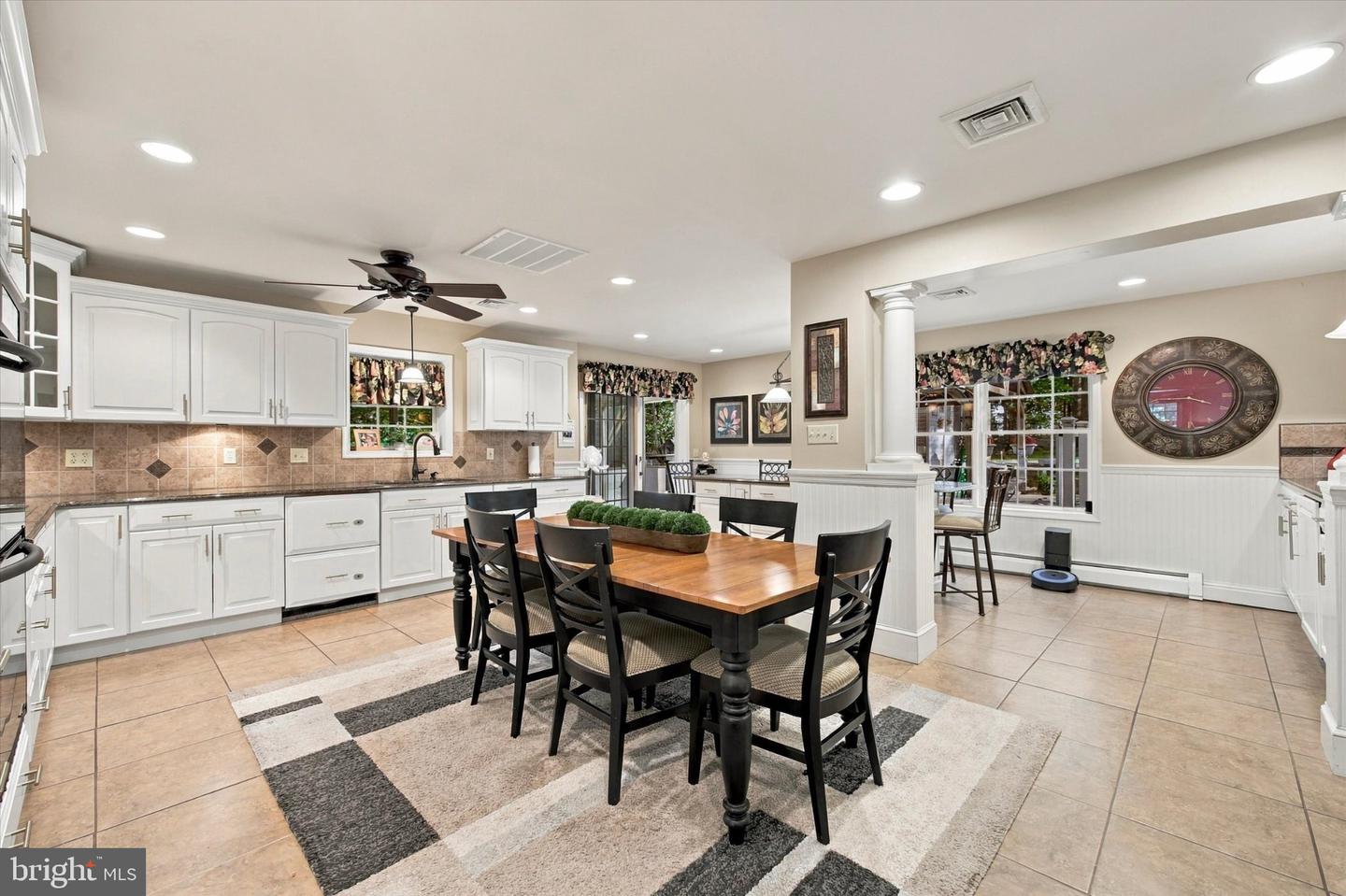 769 Roslyn Ave # Property Photo 8