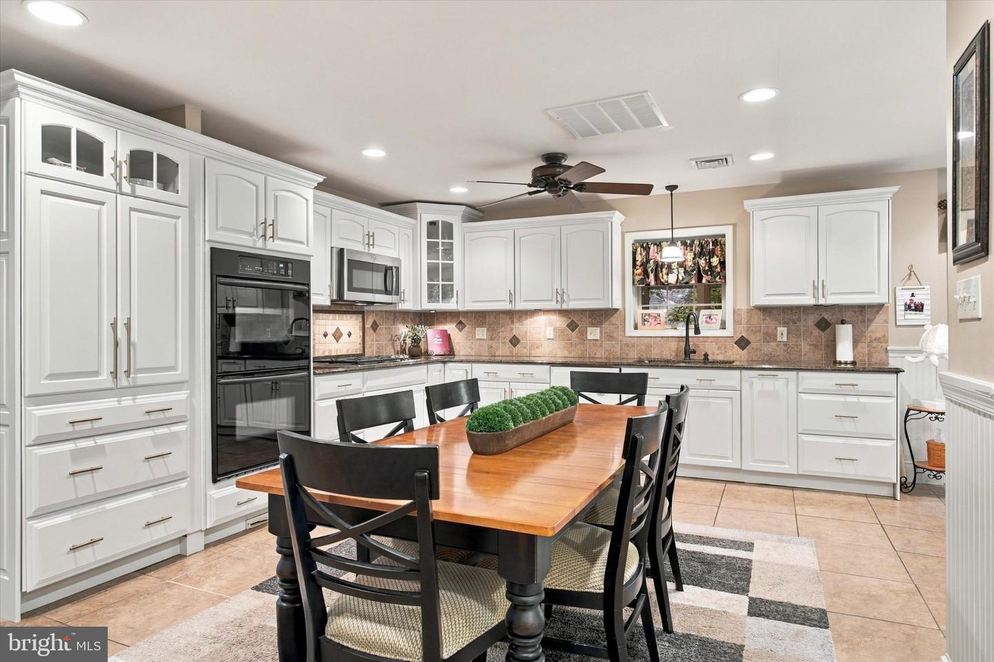 769 Roslyn Ave # Property Photo 9