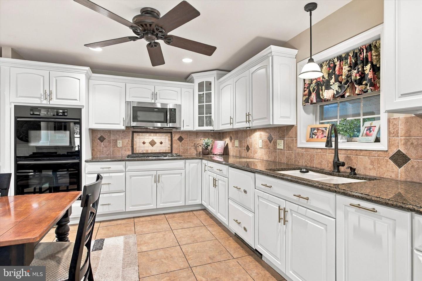 769 Roslyn Ave # Property Photo 10