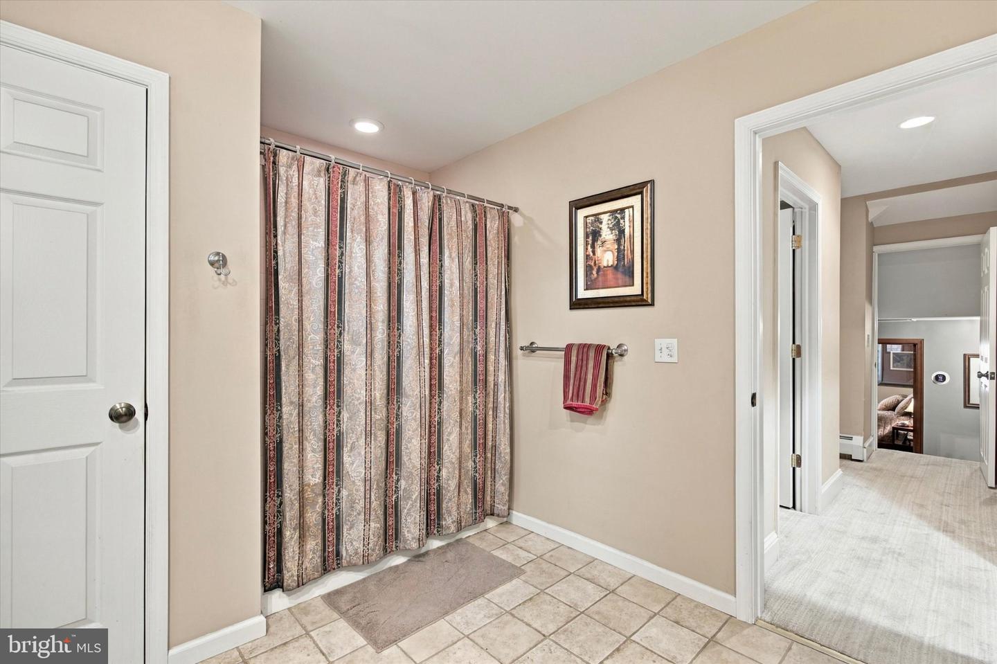 769 Roslyn Ave # Property Photo 19