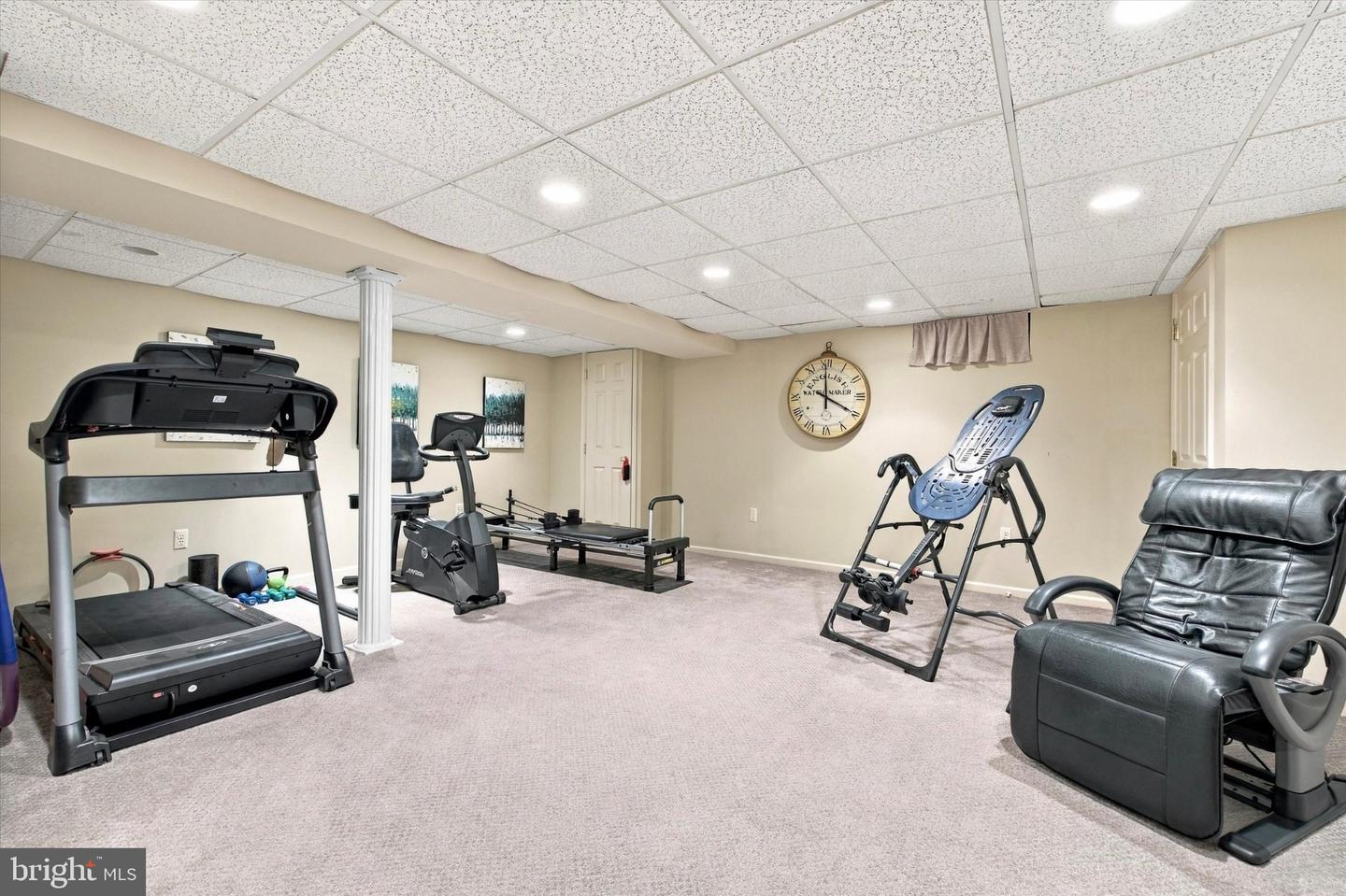 769 Roslyn Ave # Property Photo 28