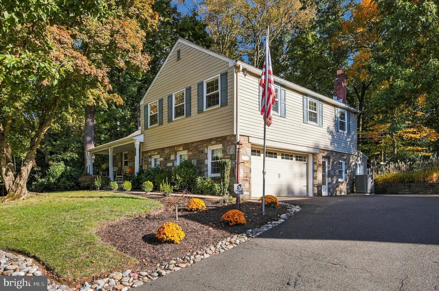 769 Roslyn Ave # Property Photo 43