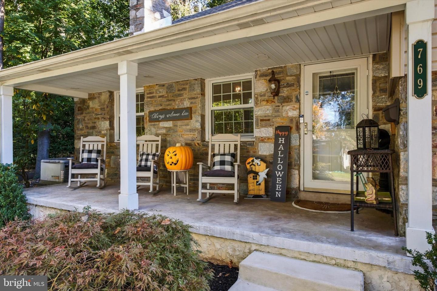 769 Roslyn Ave # Property Photo 45