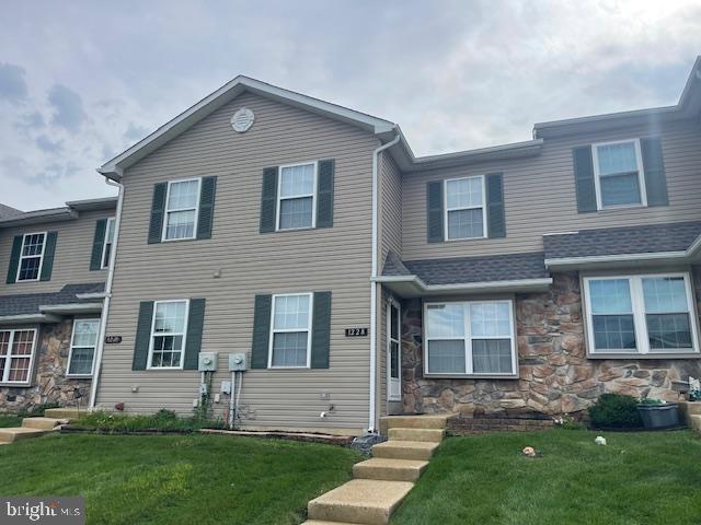 1228 PIN OAK DR # Property Photo 1