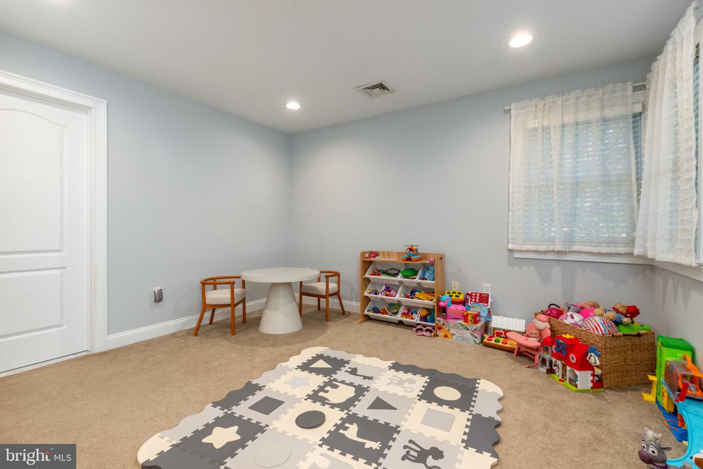 1210 Page Ter Property Photo 34