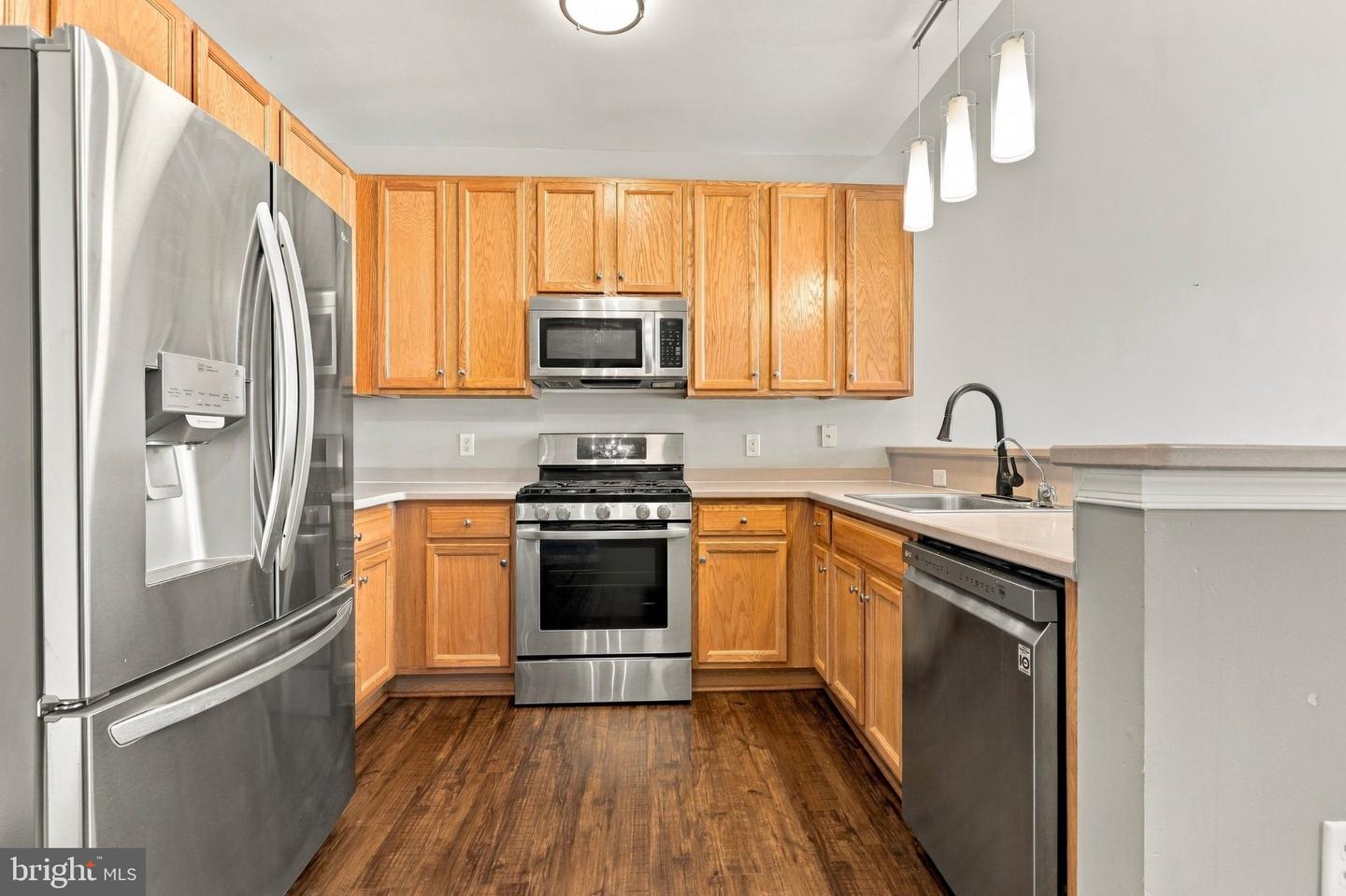 200 W Elm St #1417 Property Photo 10