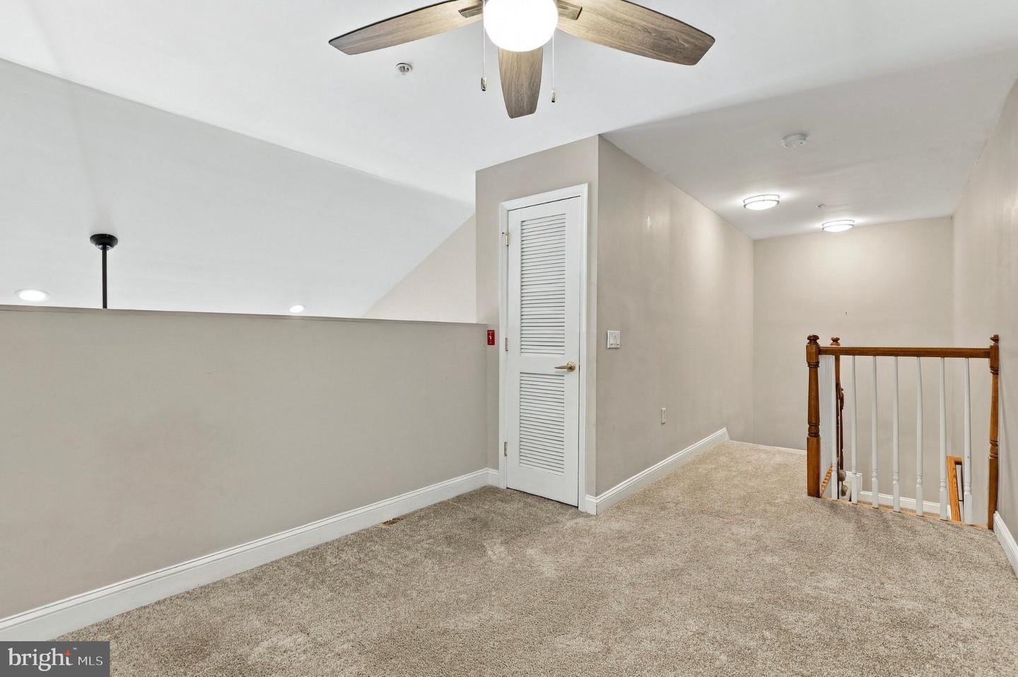 200 W Elm St #1417 Property Photo 14