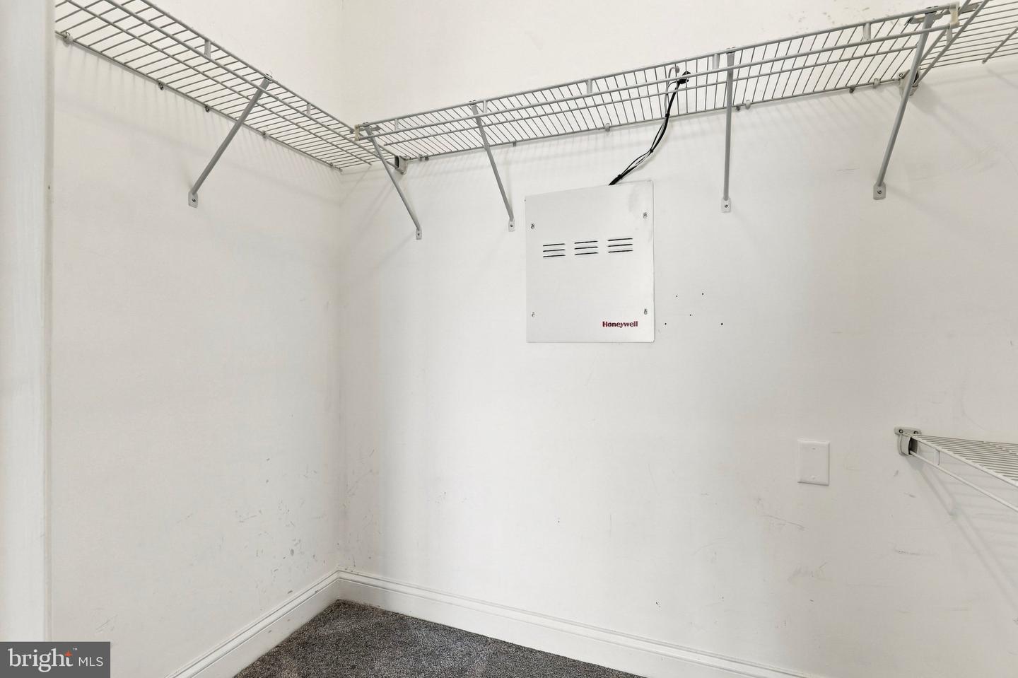 200 W Elm St #1417 Property Photo 23