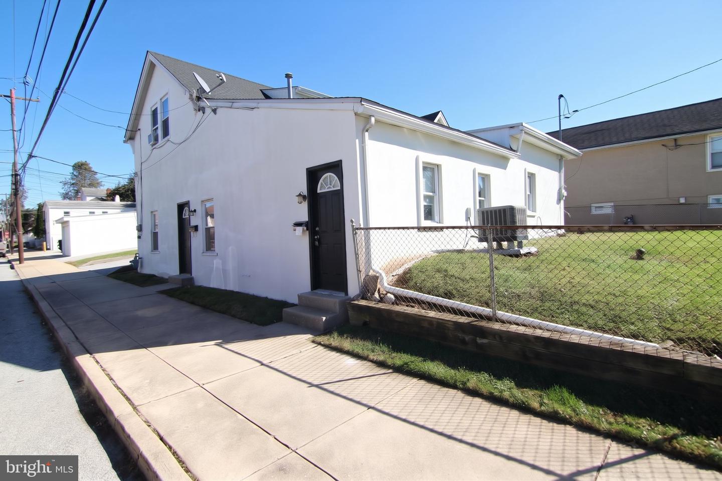 803 FORREST ST #A Property Photo 1