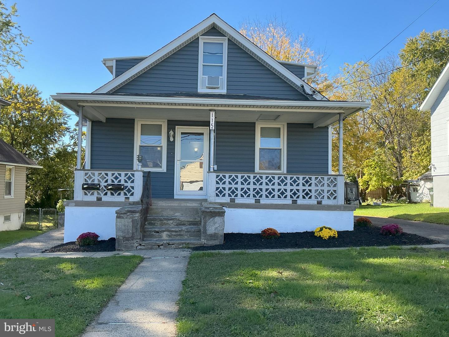 115 SUMMIT AVE # Property Photo 1