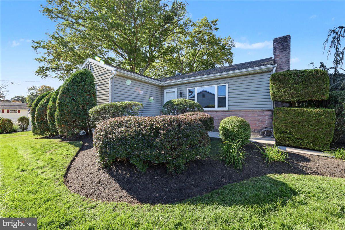 630 WOODLAND DR Property Photo 1