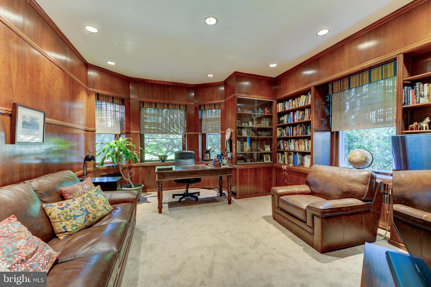 1011 Valley Rd Property Photo 39