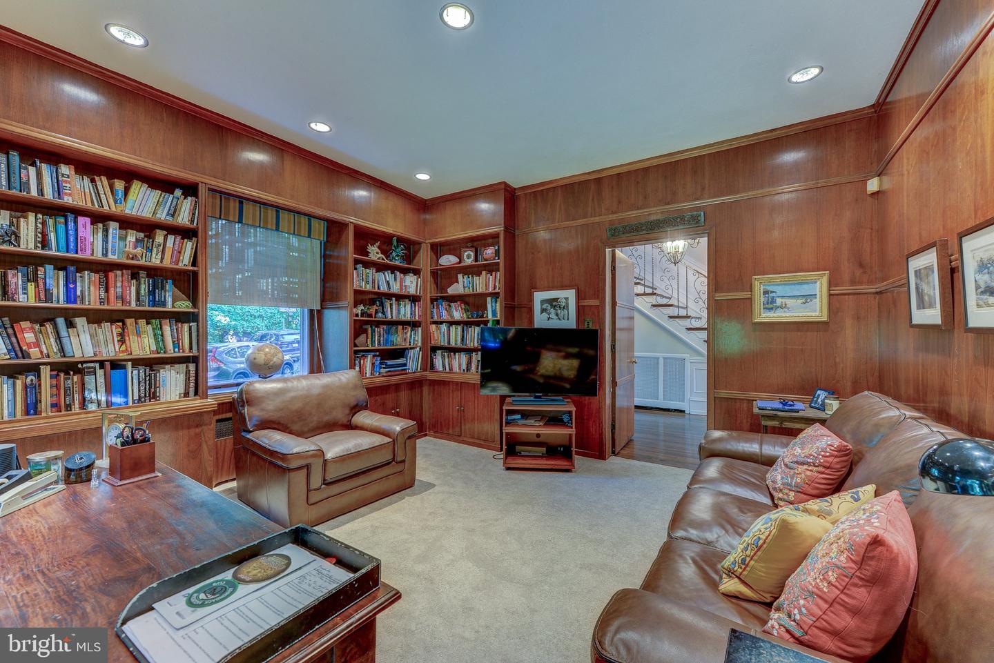 1011 Valley Rd Property Photo 40
