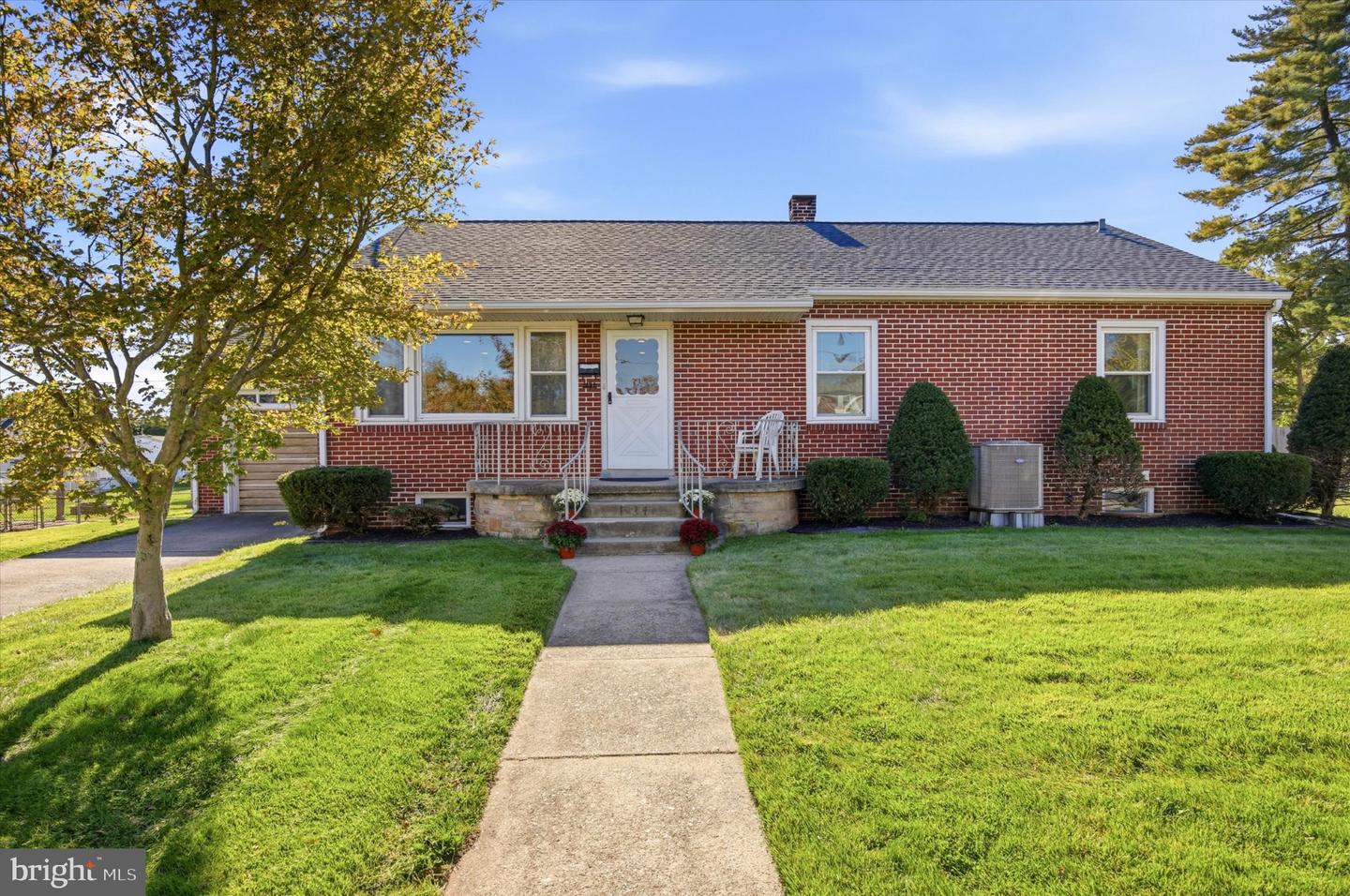 1134 Elm St Property Photo 1
