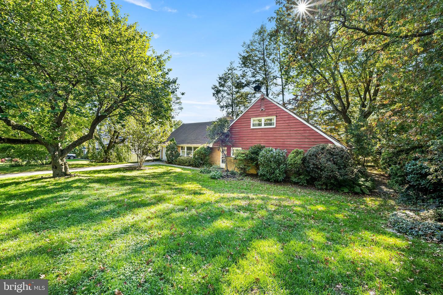 320 Old Farm Rd Property Photo 3
