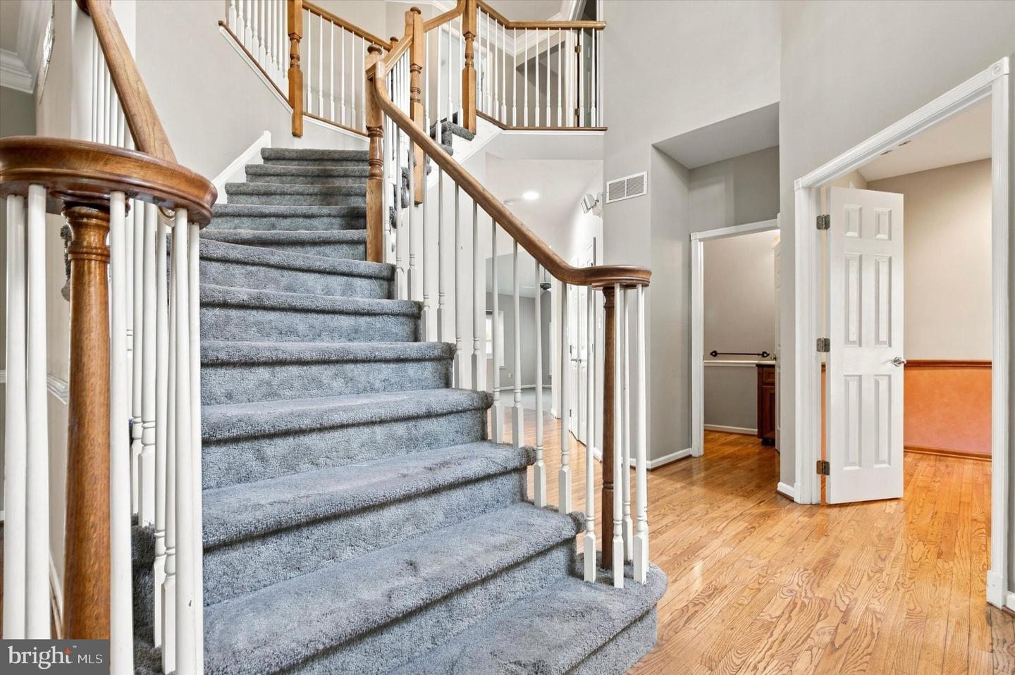 675 Broadmoor Dr # Property Photo 3