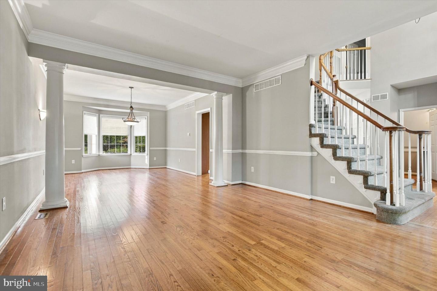 675 Broadmoor Dr # Property Photo 5