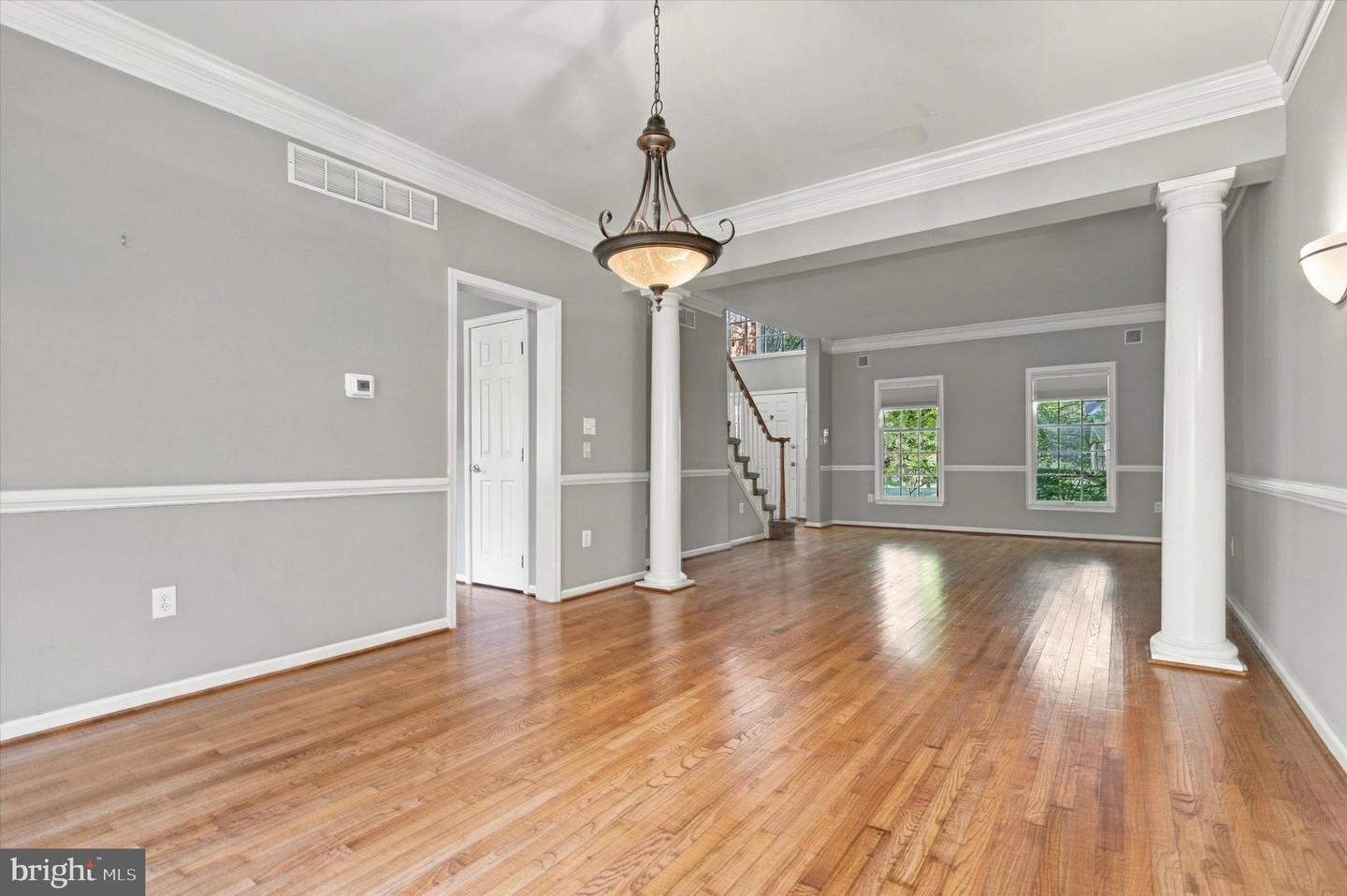 675 Broadmoor Dr # Property Photo 6