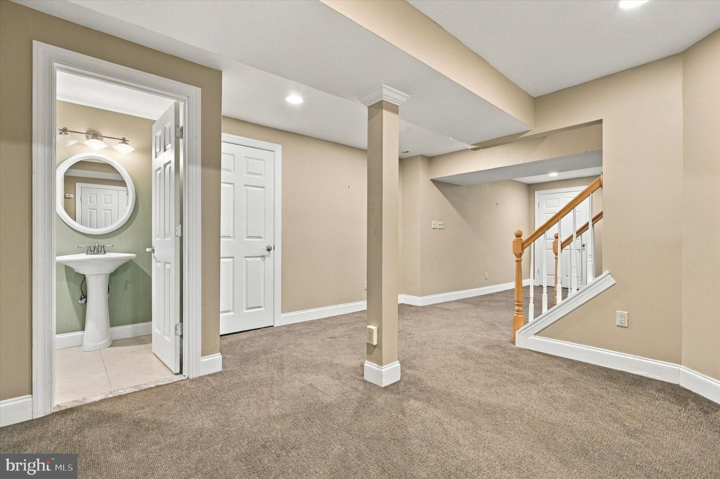 675 Broadmoor Dr # Property Photo 36