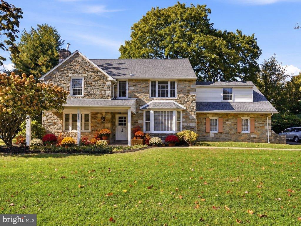 8300 Fairview Rd # Property Photo 2