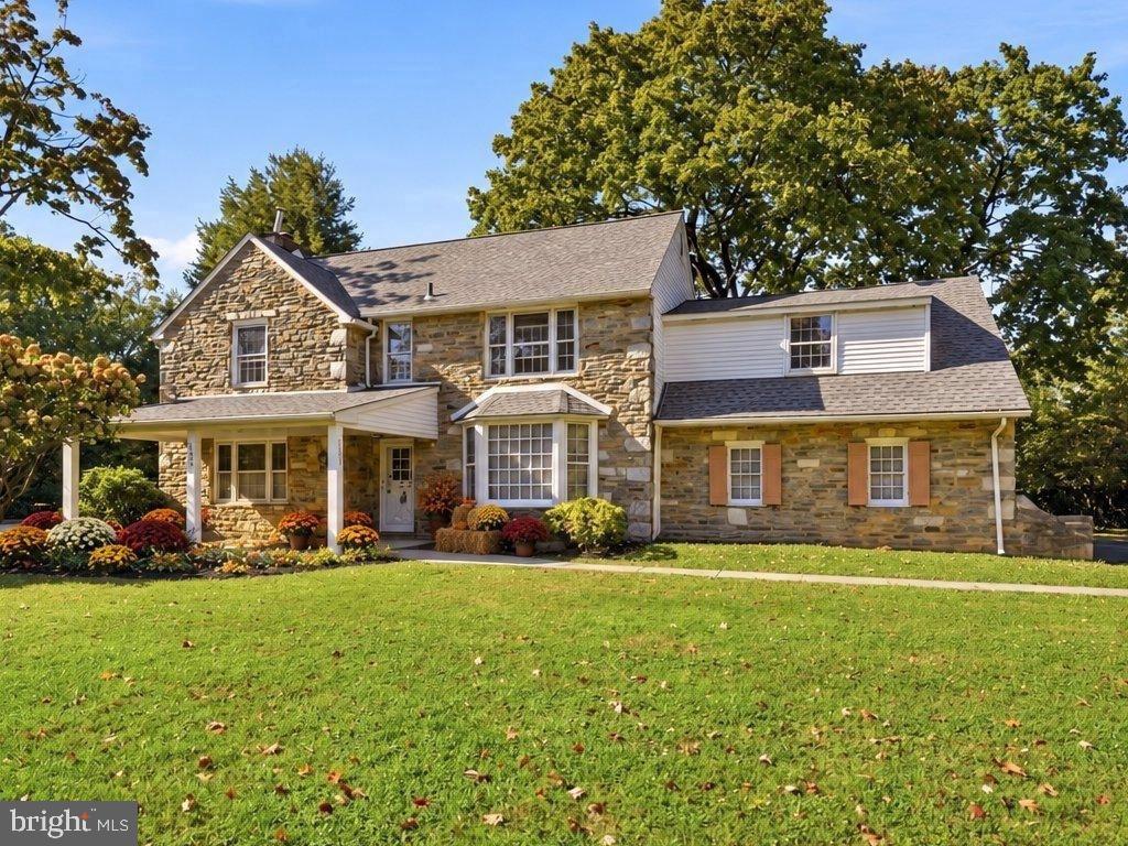 8300 Fairview Rd # Property Photo 3