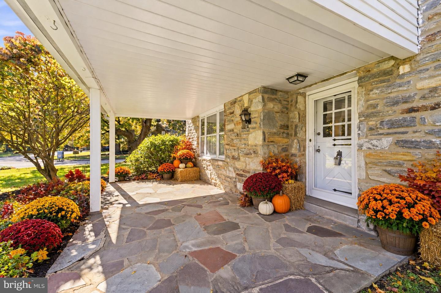8300 Fairview Rd # Property Photo 4