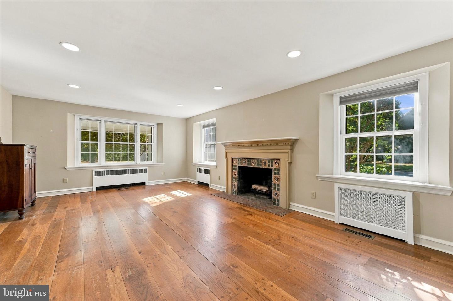8300 Fairview Rd # Property Photo 8