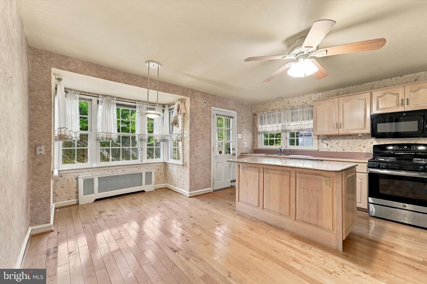 8300 Fairview Rd # Property Photo 15