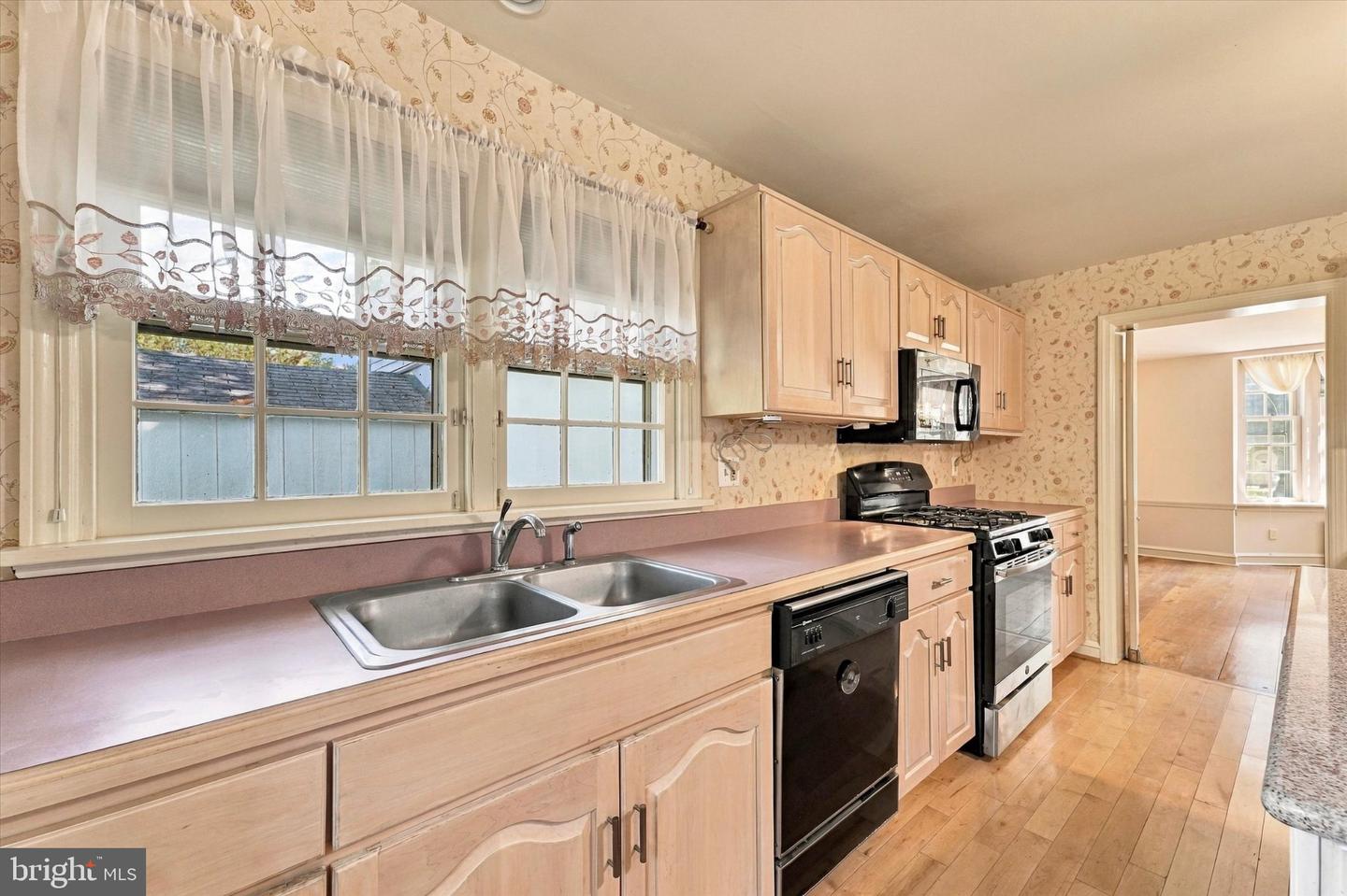 8300 Fairview Rd # Property Photo 16
