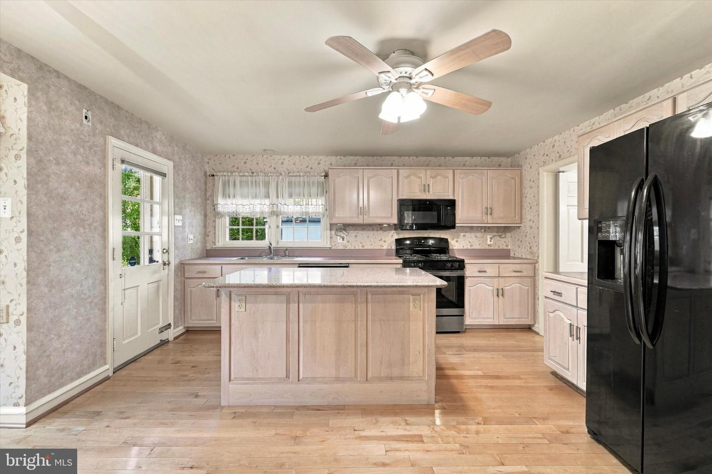 8300 Fairview Rd # Property Photo 18