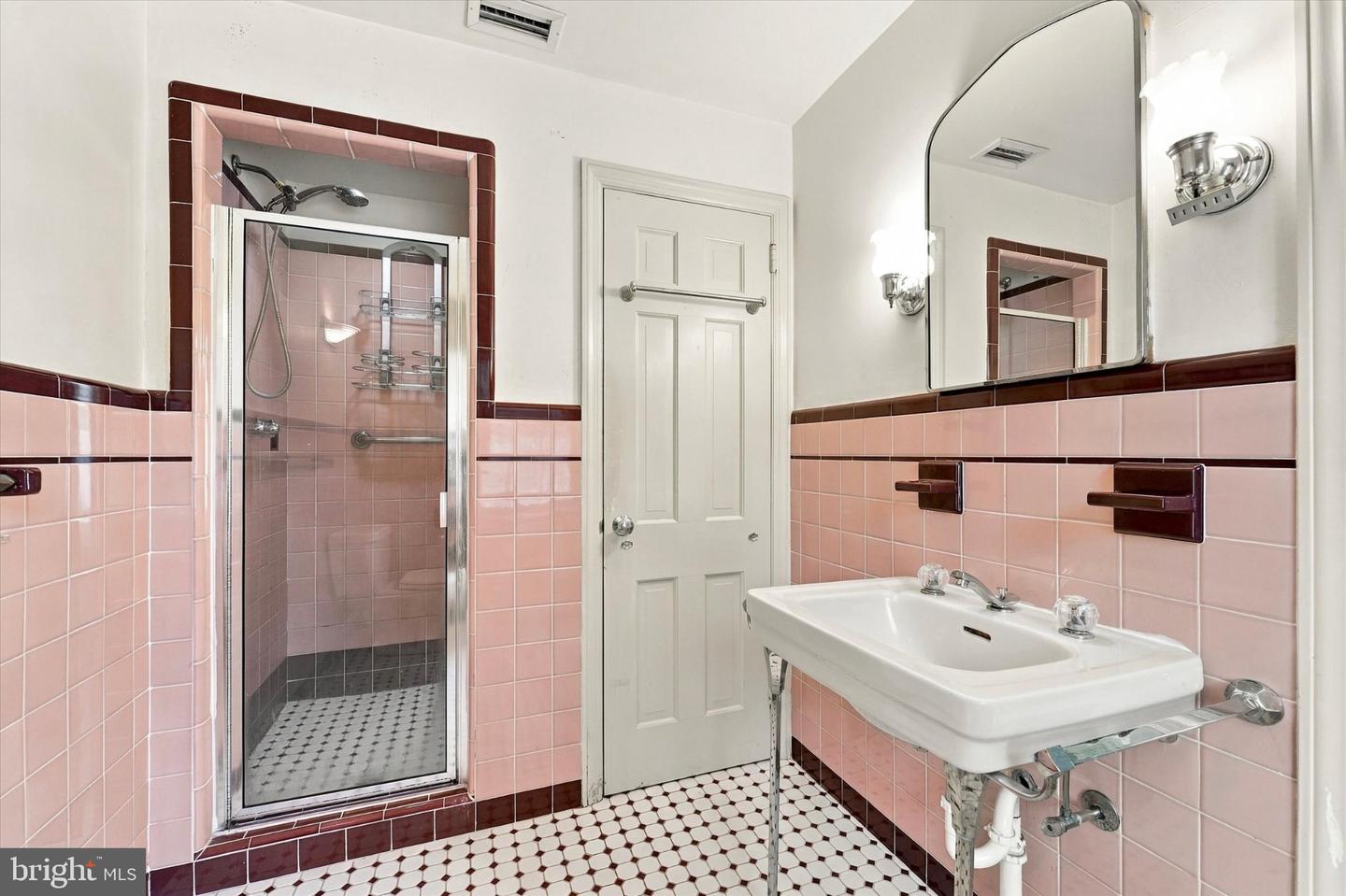 8300 Fairview Rd # Property Photo 26