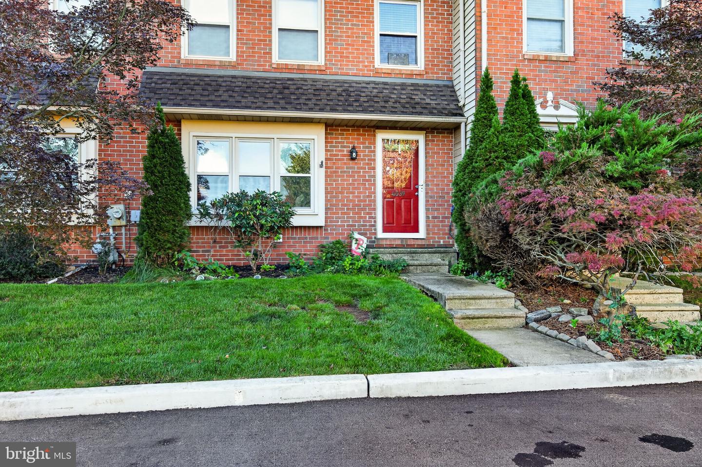 4039 Lantern Ln # Property Photo 1
