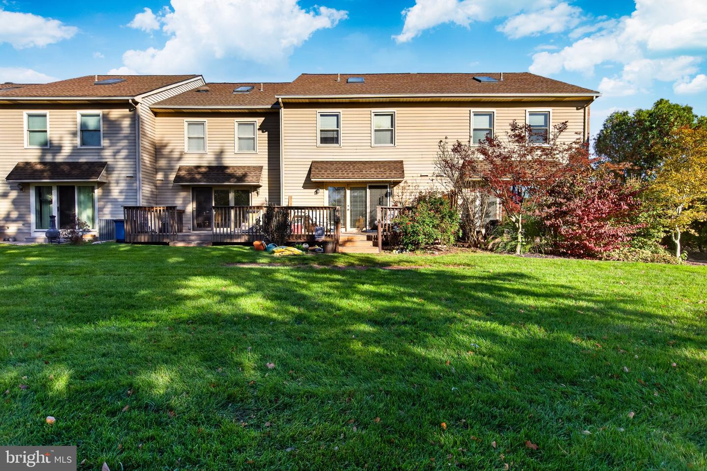 4039 Lantern Ln # Property Photo 3