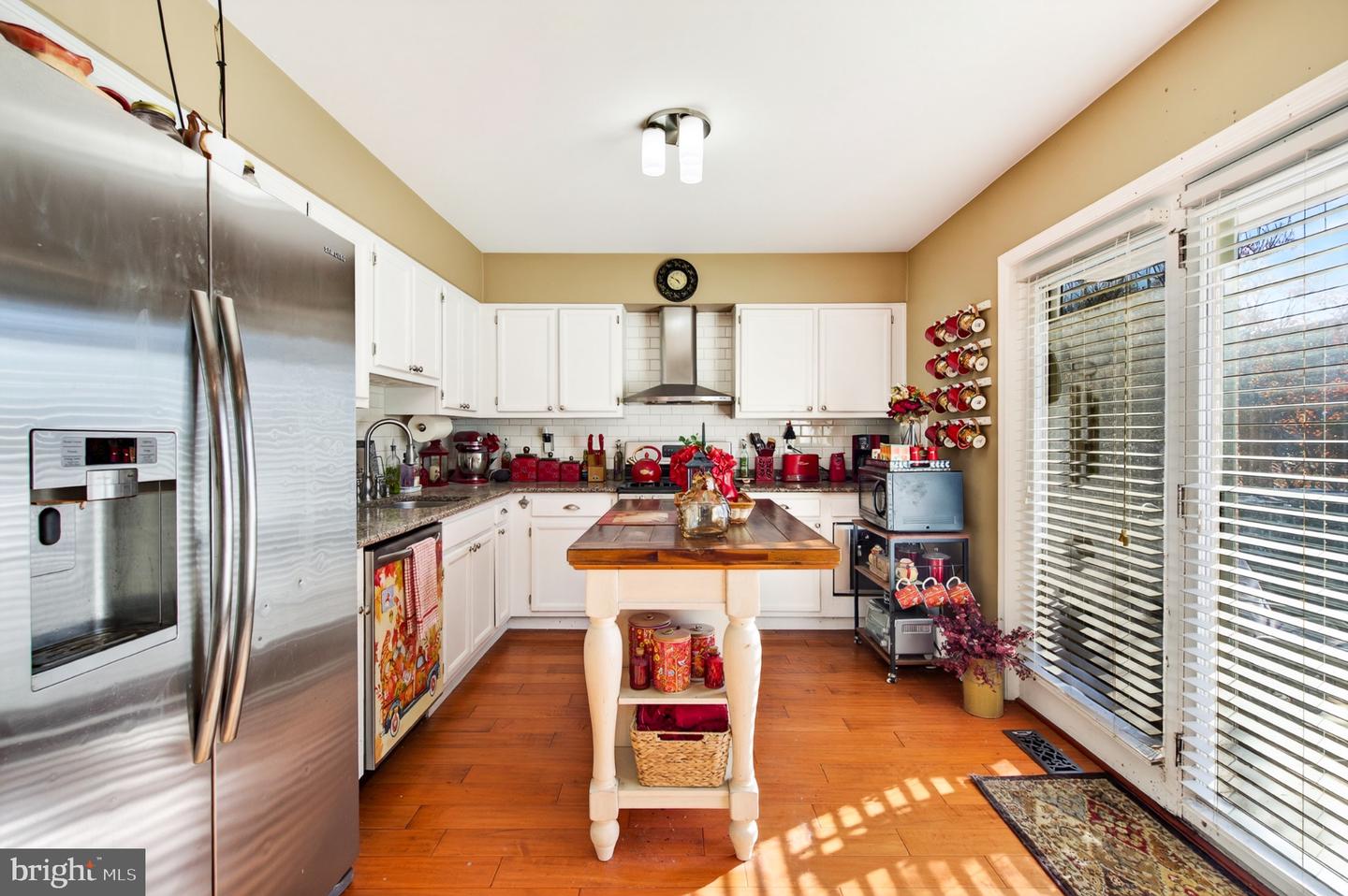 4039 Lantern Ln # Property Photo 12