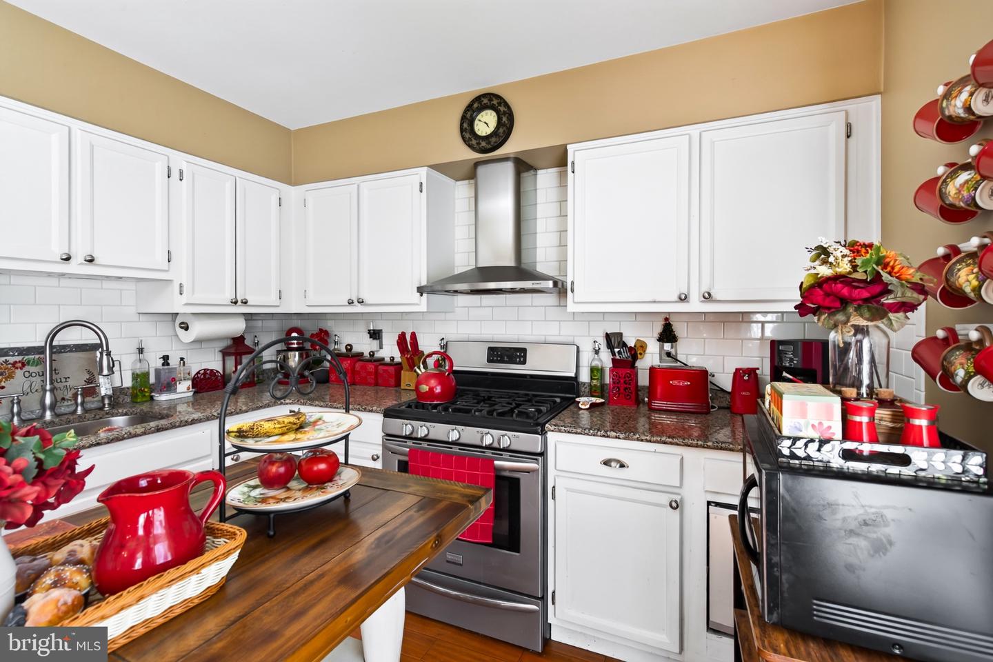 4039 Lantern Ln # Property Photo 16