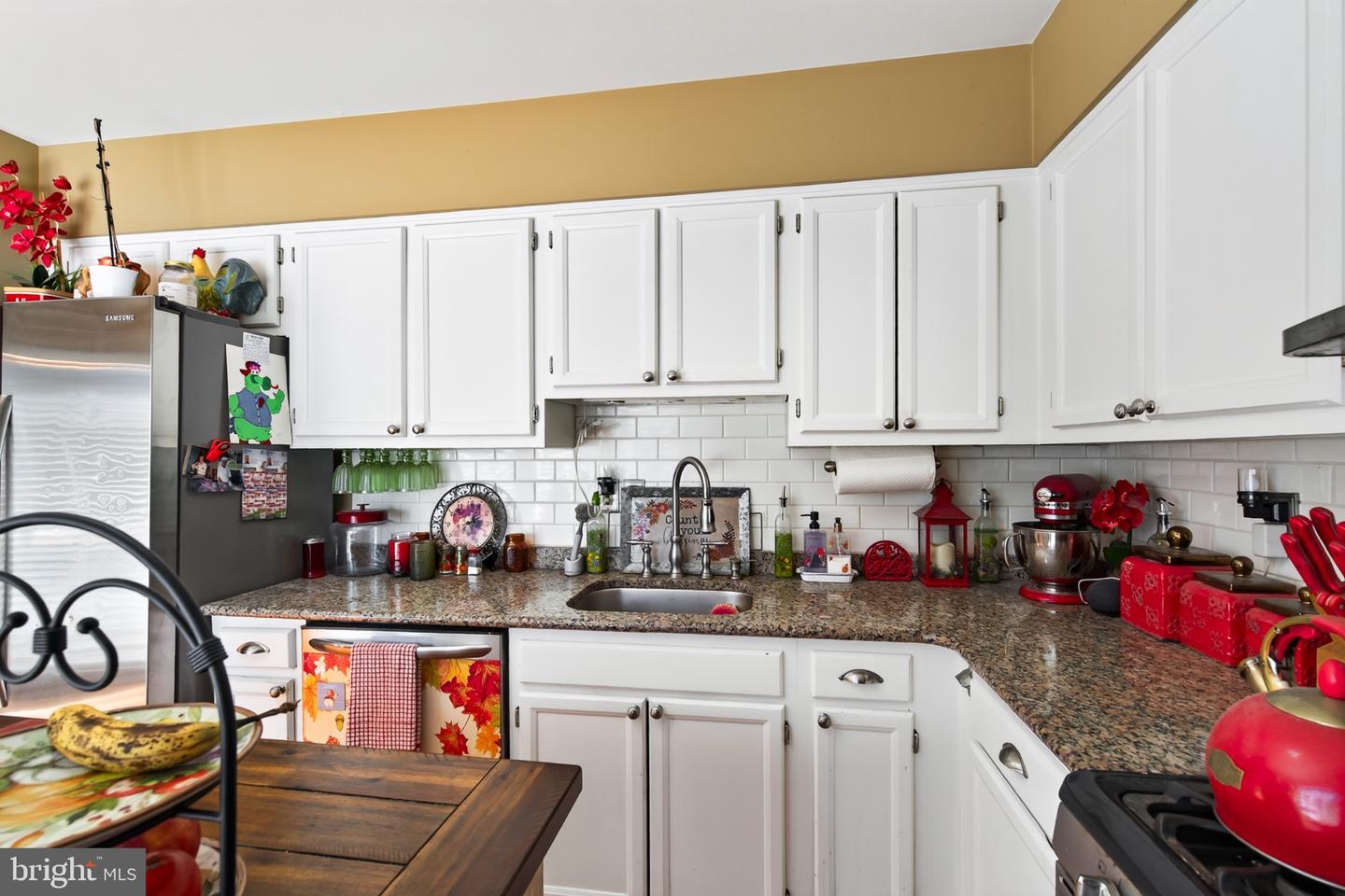 4039 Lantern Ln # Property Photo 17