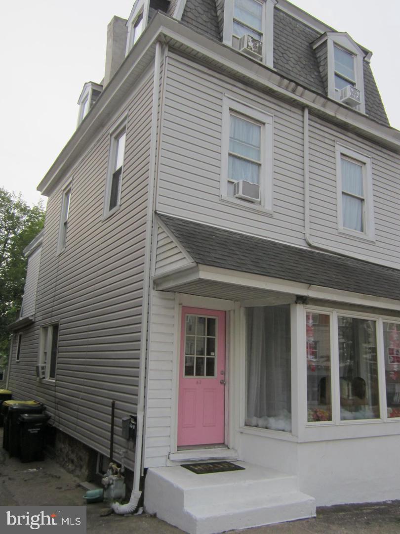 64 N York Rd Property Photo 2