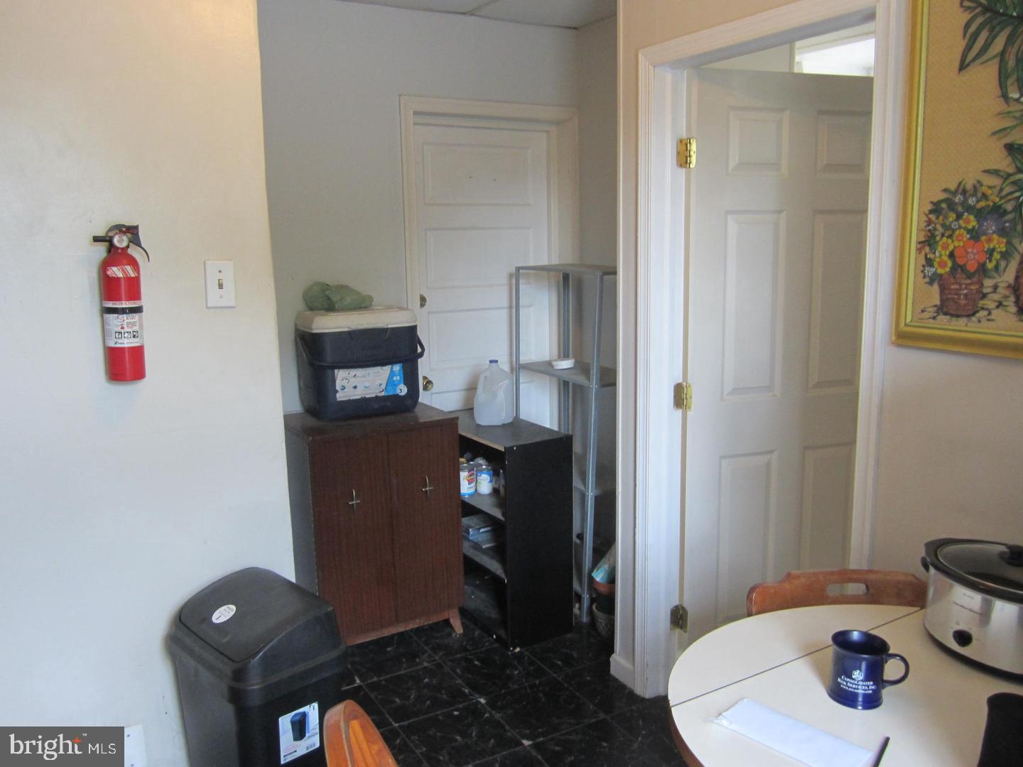 64 N York Rd Property Photo 17