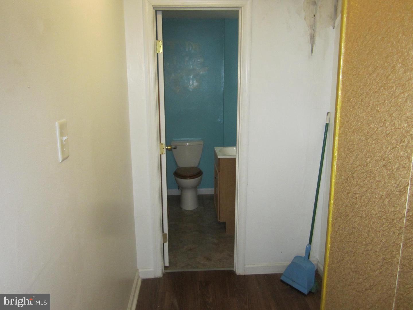 64 N York Rd Property Photo 23