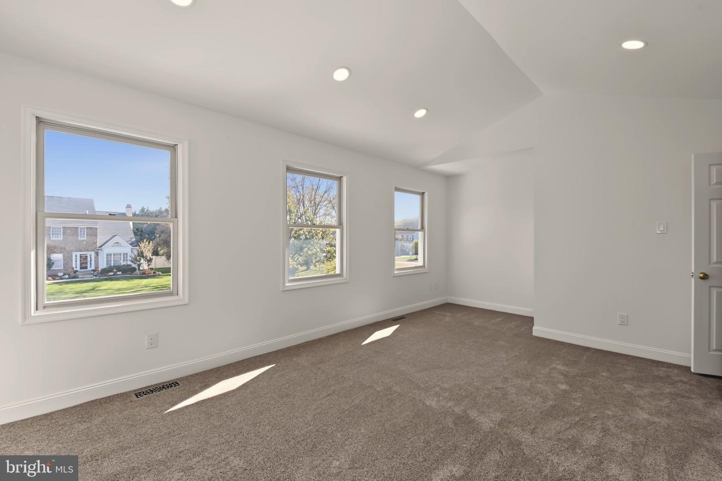202 Hidden Creek Dr Property Photo 27