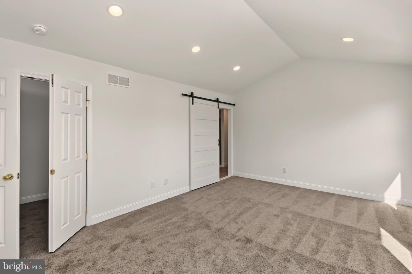 202 Hidden Creek Dr Property Photo 28