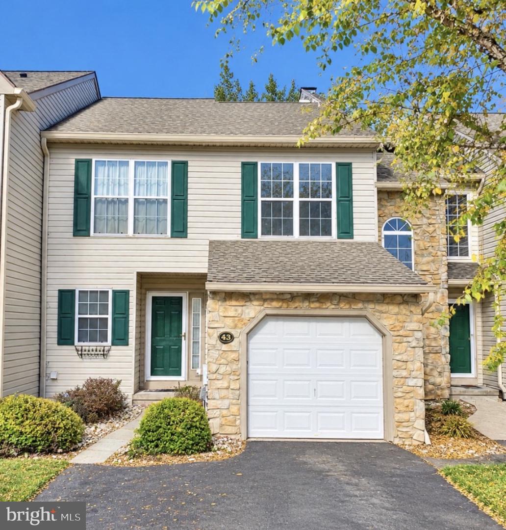 43 Essex Ct Property Photo 1