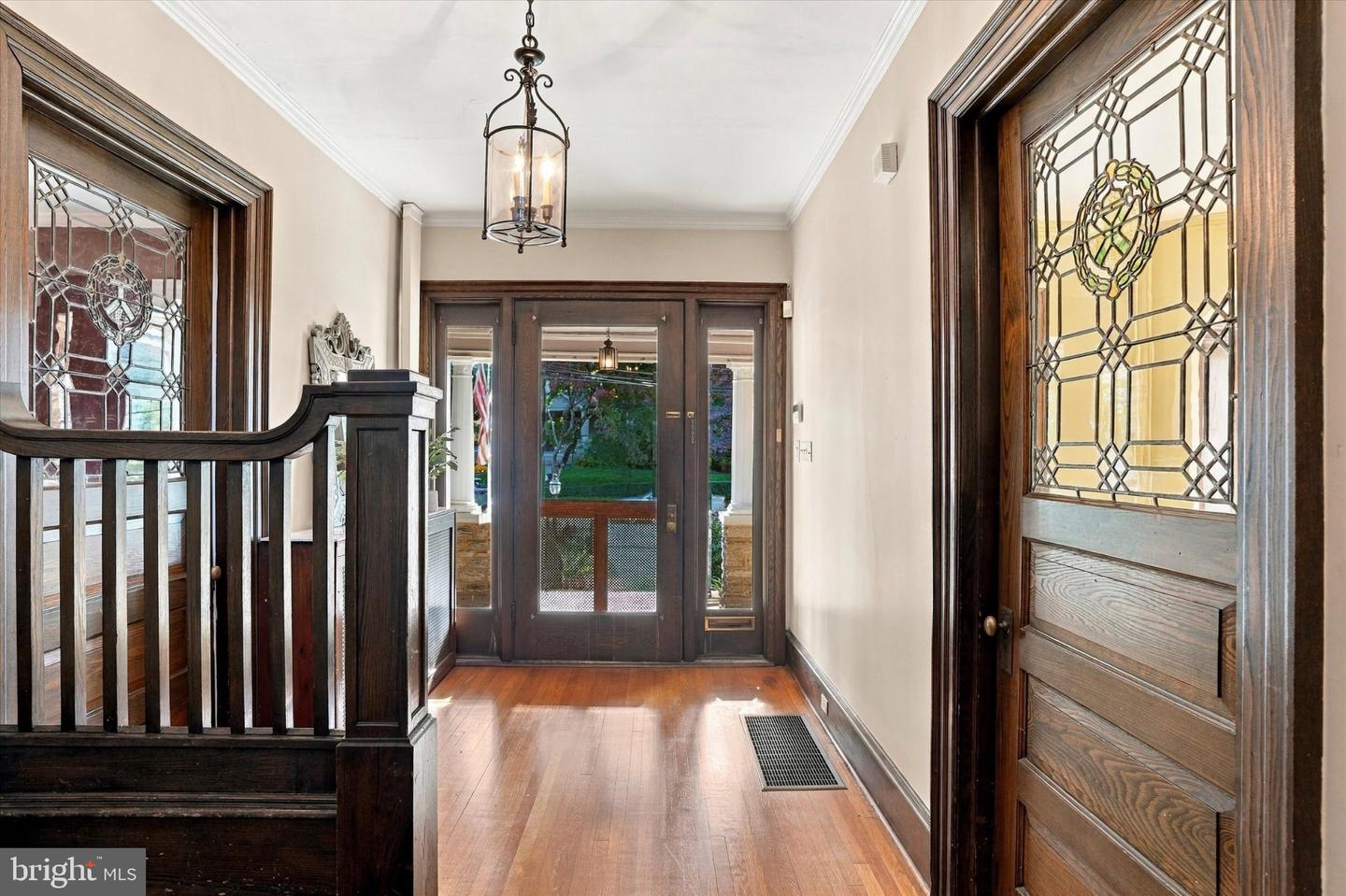 2363 Oakdale Ave # Property Photo 4