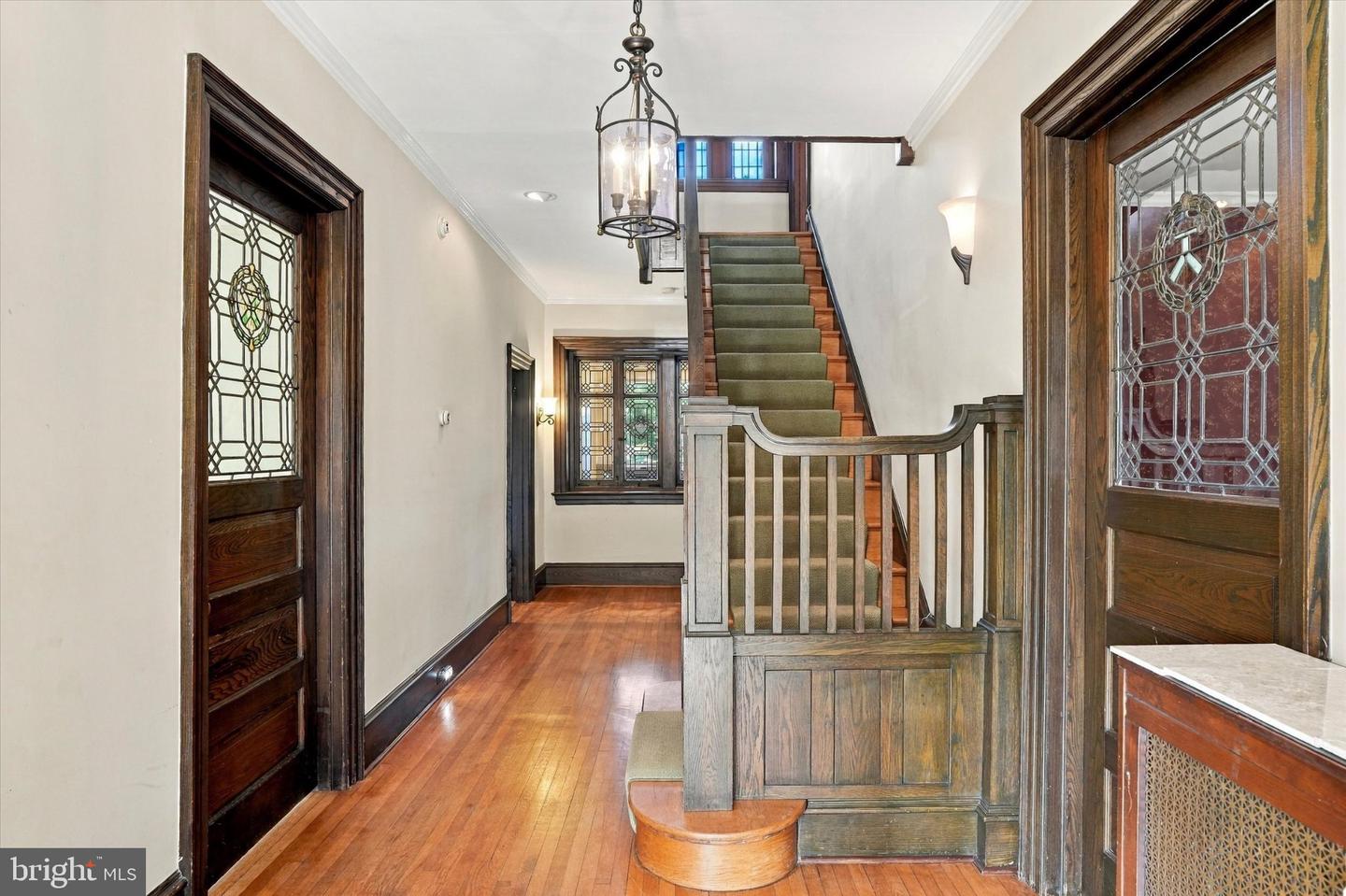 2363 Oakdale Ave # Property Photo 6