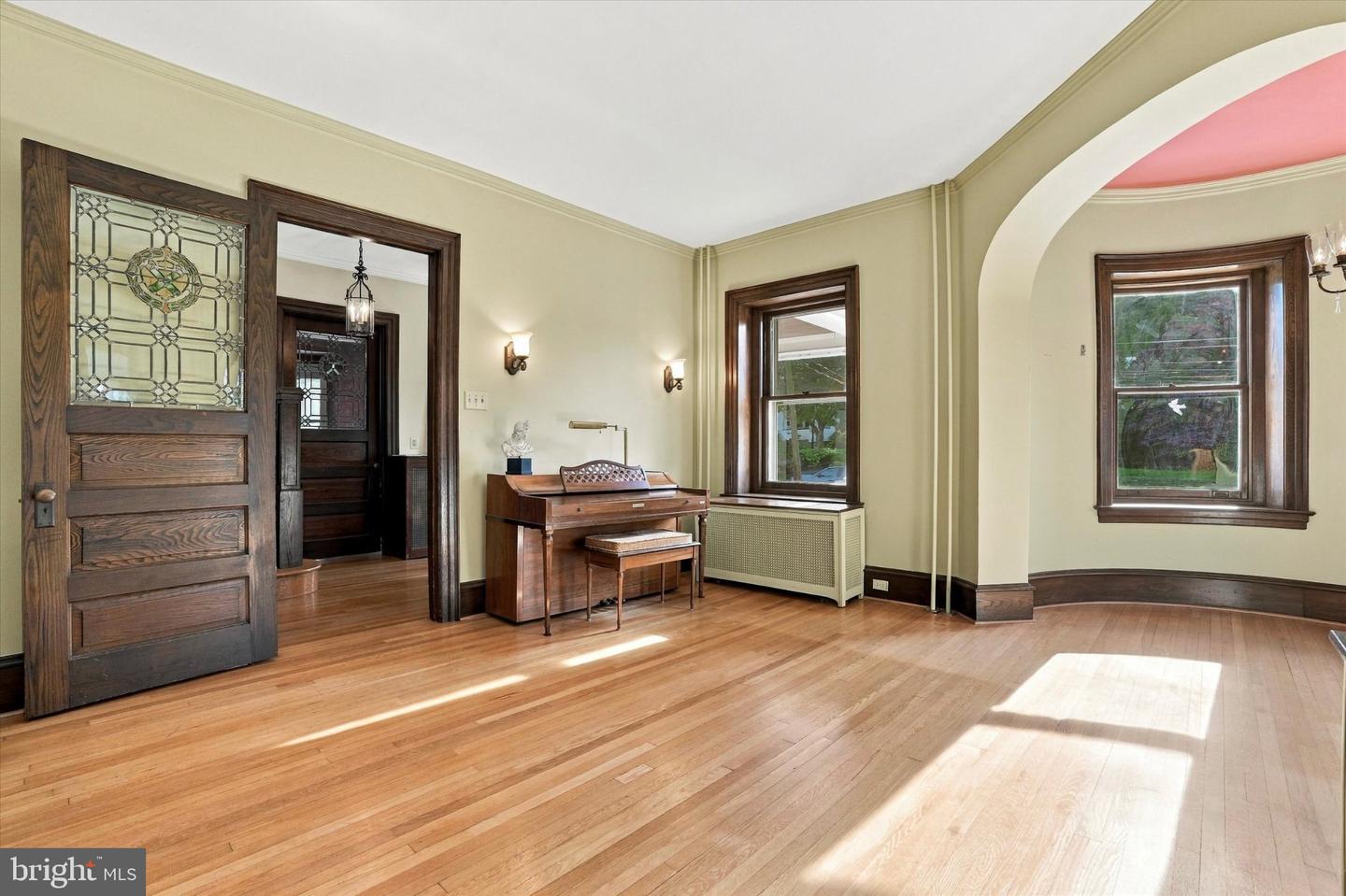 2363 Oakdale Ave # Property Photo 7