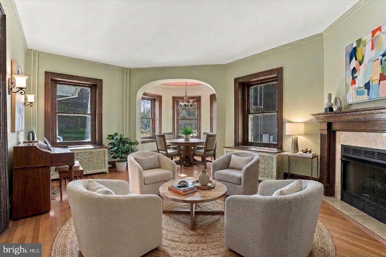 2363 Oakdale Ave # Property Photo 8