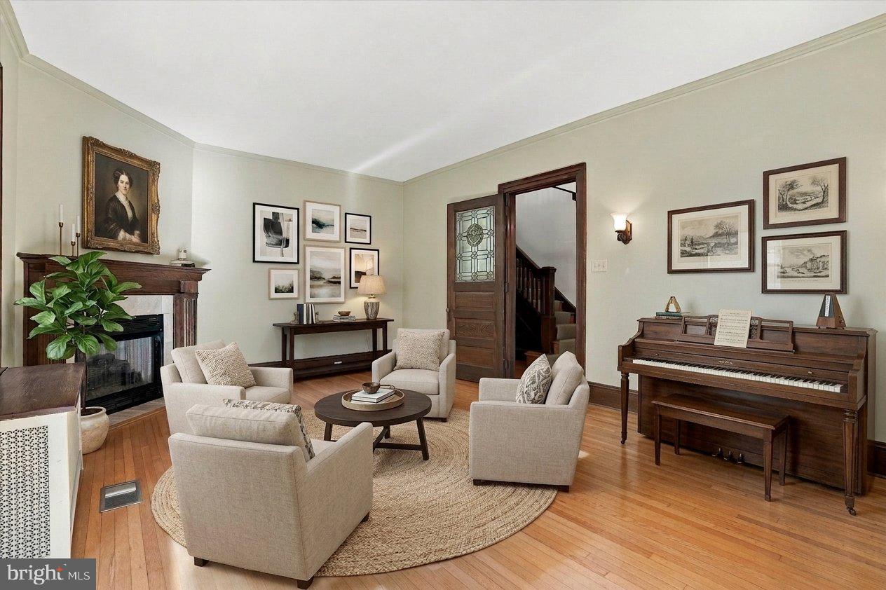 2363 Oakdale Ave # Property Photo 11